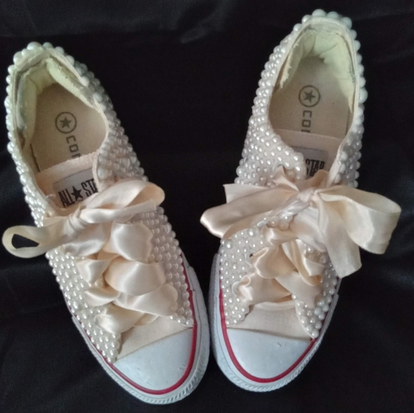 Custom Converse, pearl embellished w/ satin ribbon for laces, cr… - Picture 10 of 15